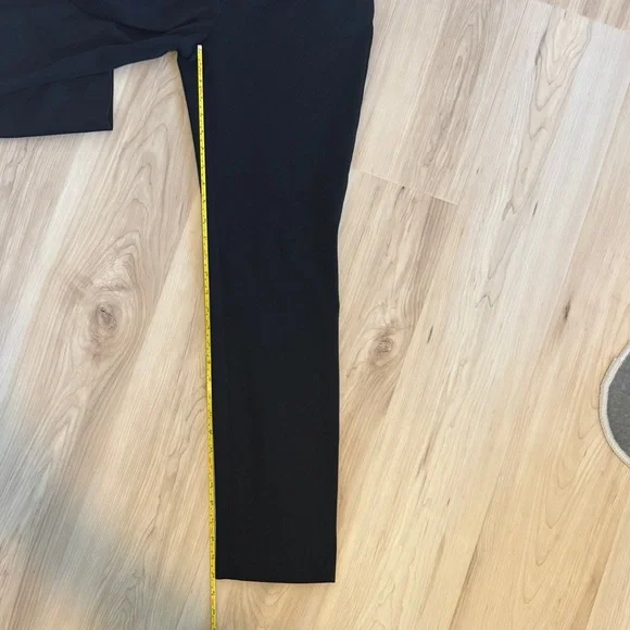 Express Women’s Straight Mid Rise Trouser- Size 0. - Picture 7 of 8